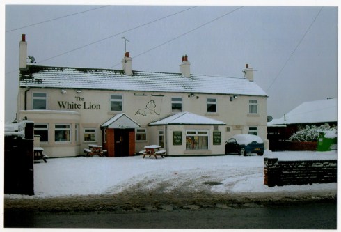 THE WHITE LION SOUTH NORMANTON IN THE SNOW 2009